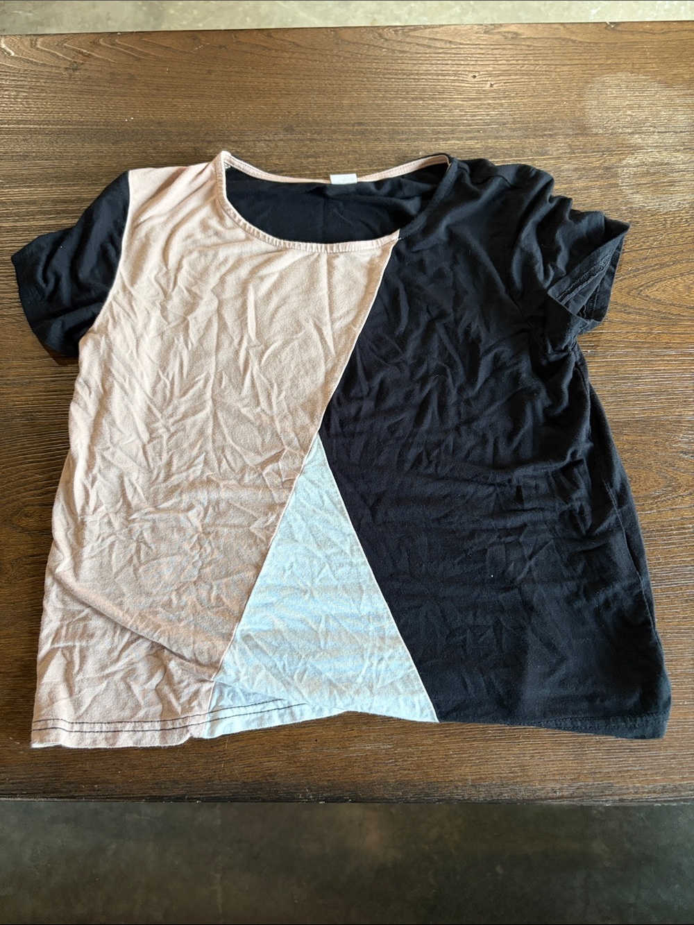 SHEIN Tri-Panel Short Sleeve Tee in Black, Pale Pink & Cream